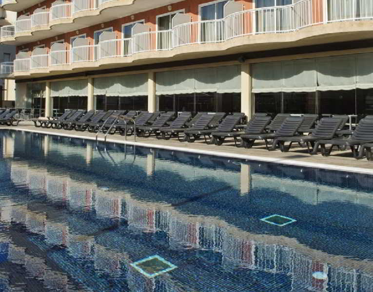 Ruleta Augustus Hotel Салоу Екстериор снимка