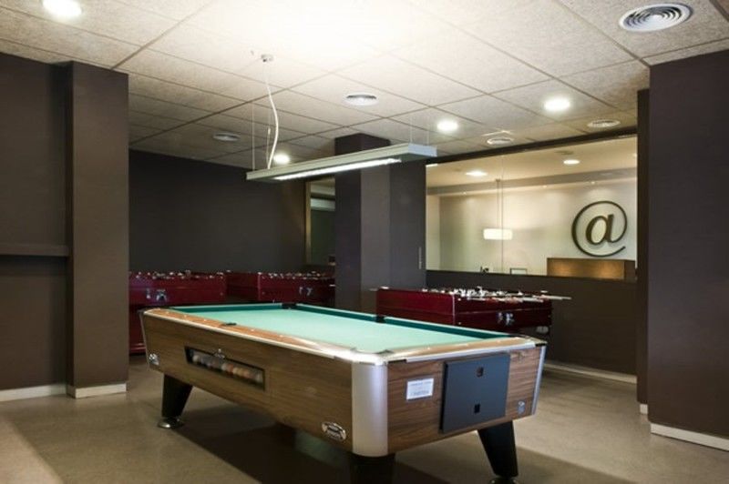 Ruleta Augustus Hotel Салоу Екстериор снимка
