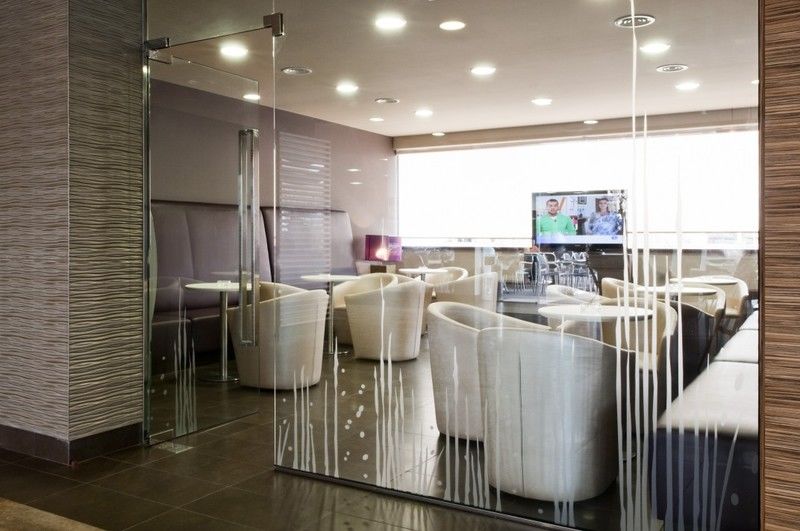 Ruleta Augustus Hotel Салоу Екстериор снимка