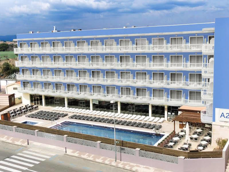 Ruleta Augustus Hotel Салоу Екстериор снимка